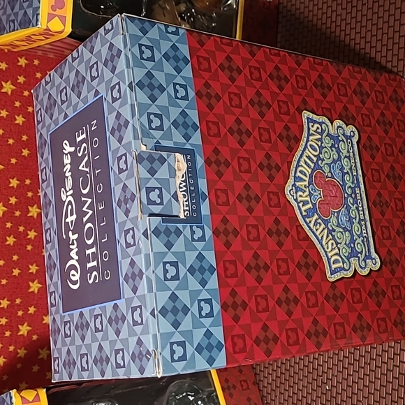 Jim Shore Disney Mickey & Minnie Marionette - Picture 6 of 12